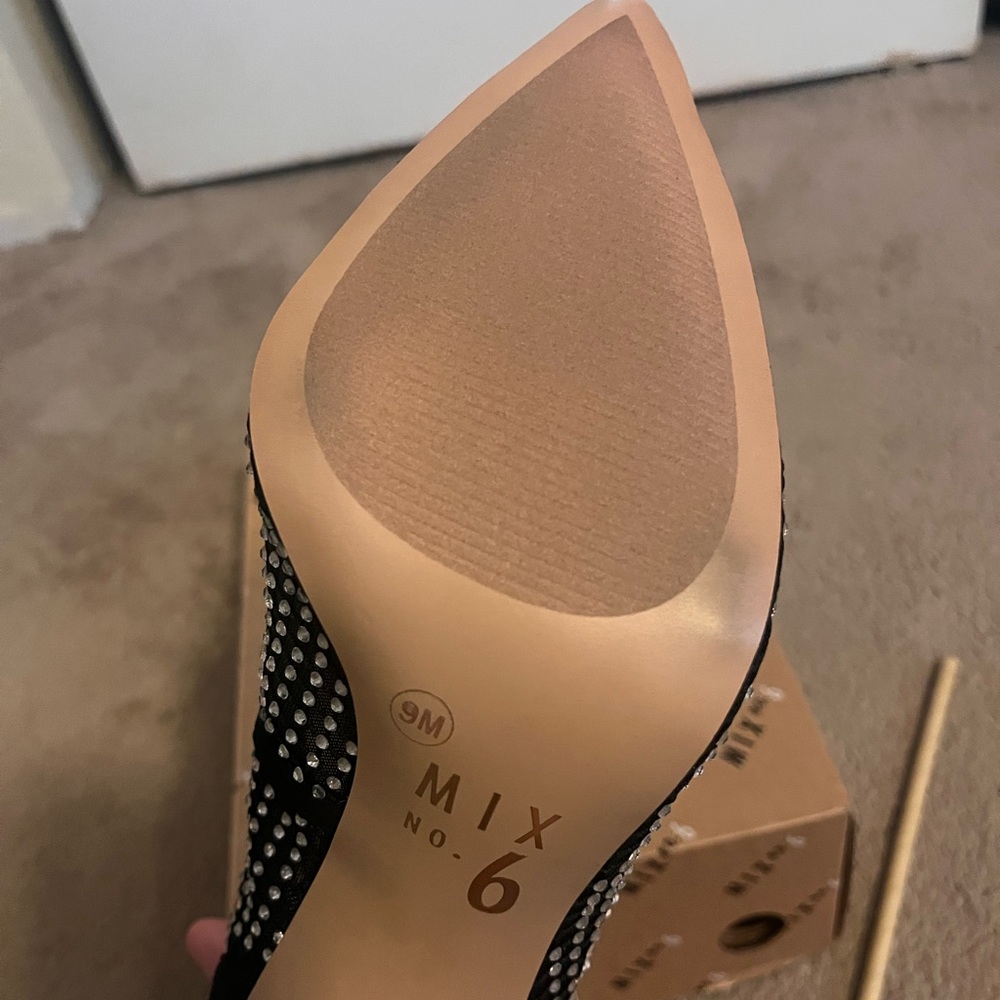 Women’s Shoe - Picture 5 of 5